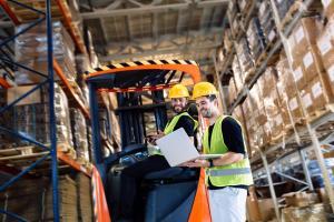 people-working-in-warehouse-LA38XHR