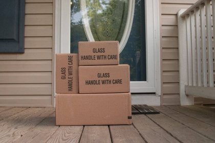 shipping-and-delivery-GB2LWEP