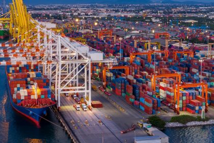 Shipyard Cargo Container Sea Port Freight forwarding service log FTZ vs. bonded warehouse