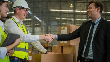 Meeting at warehouse,Warehouse managers with warehouse workers h 3PL for a Shopify store